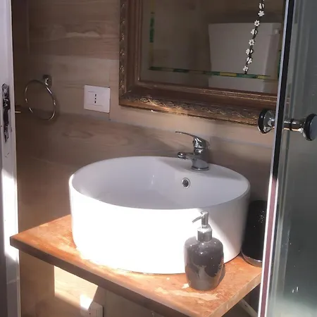 Casa Nessi- Stanze بيت للعطل بلاتامونيس